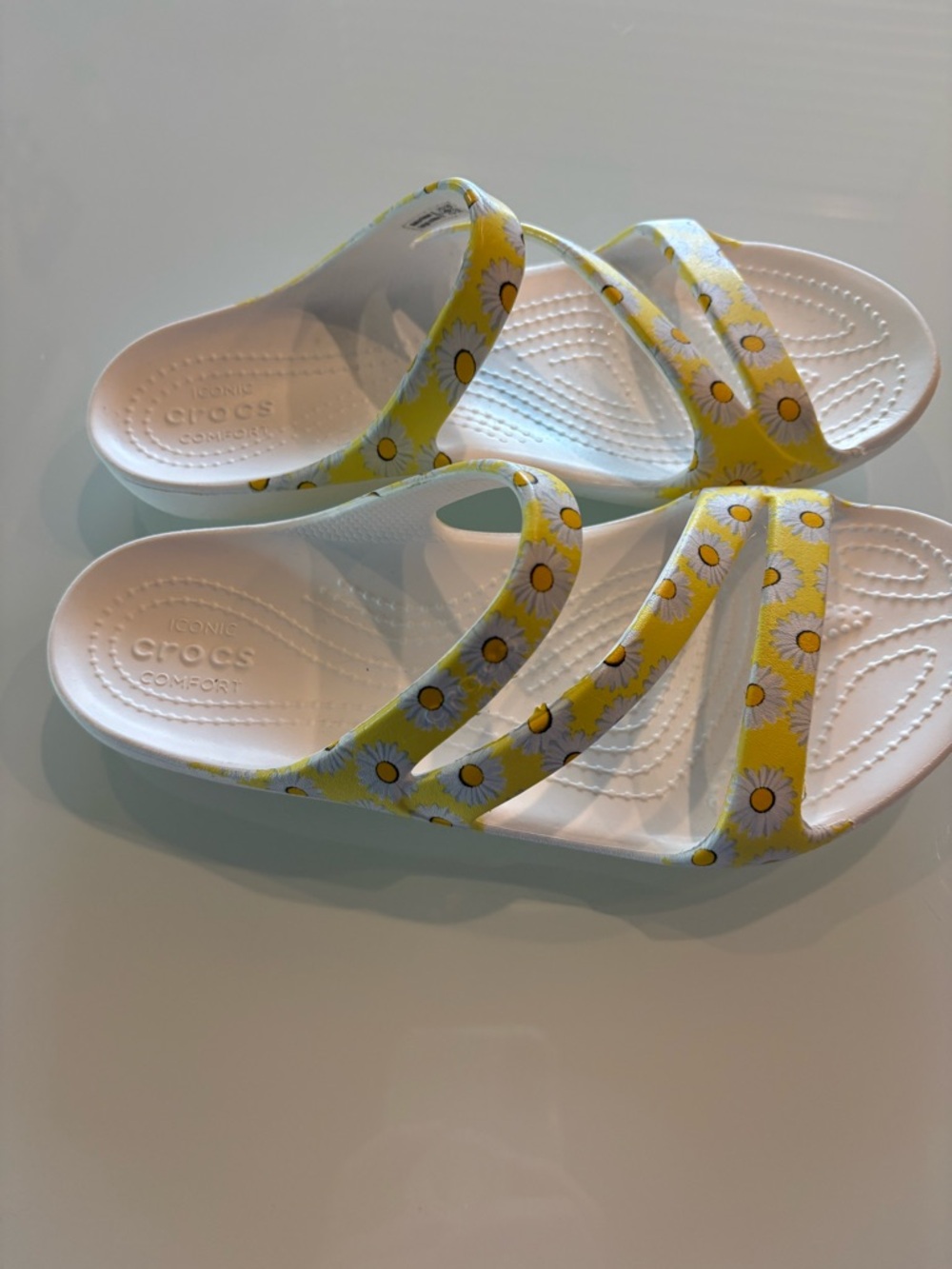 Crocs Daisy Print Sandals, 7 - Picture 3 of 8